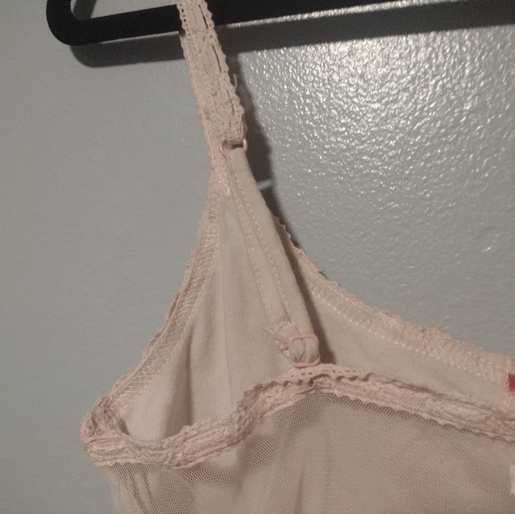 Kimchi Blue Urban Outfitters Camisole Embroidered Top - Picture 9 of 13